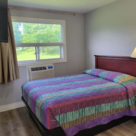 Knights Inn Кобург Екстериор снимка