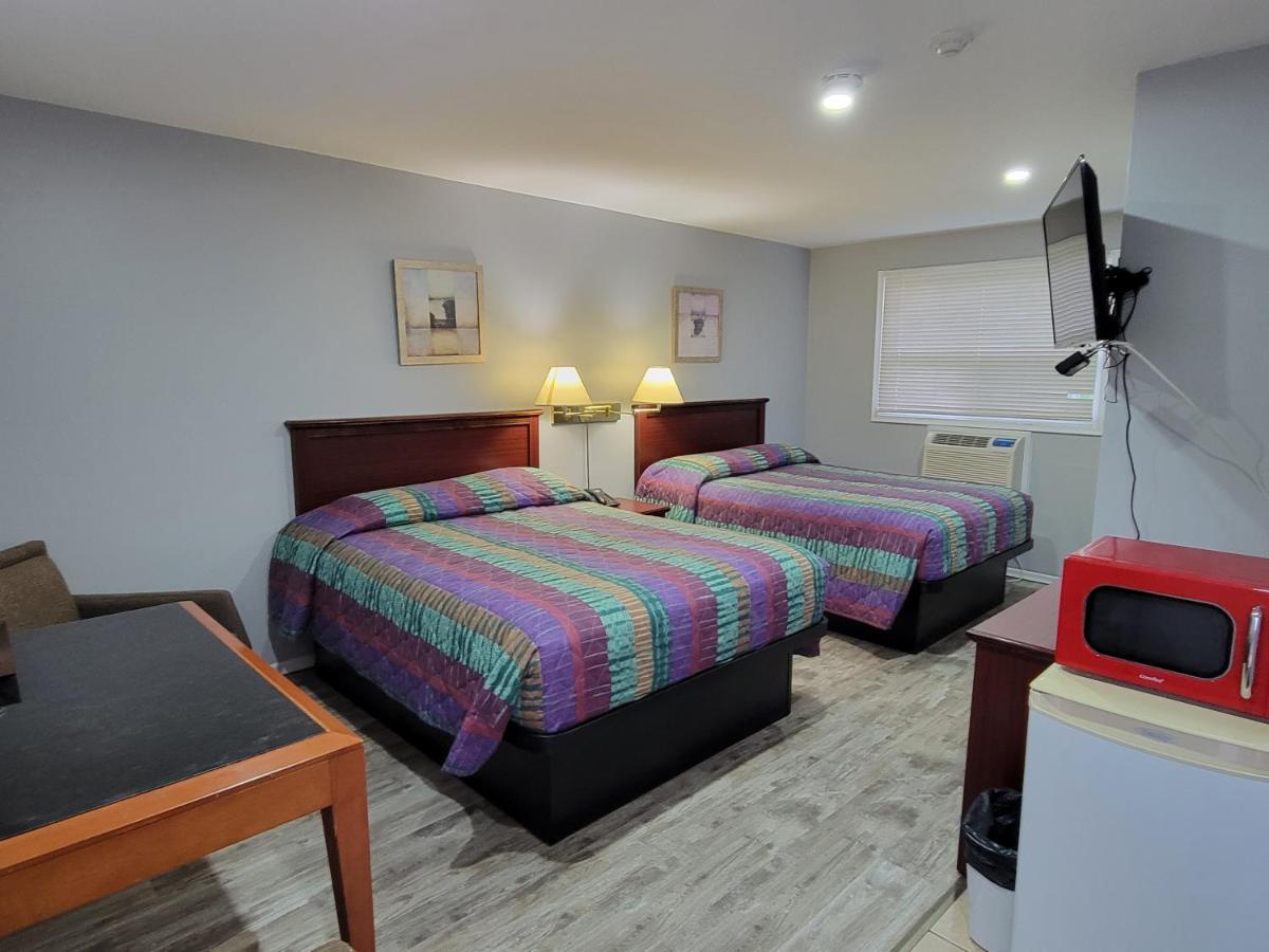 Knights Inn Кобург Екстериор снимка