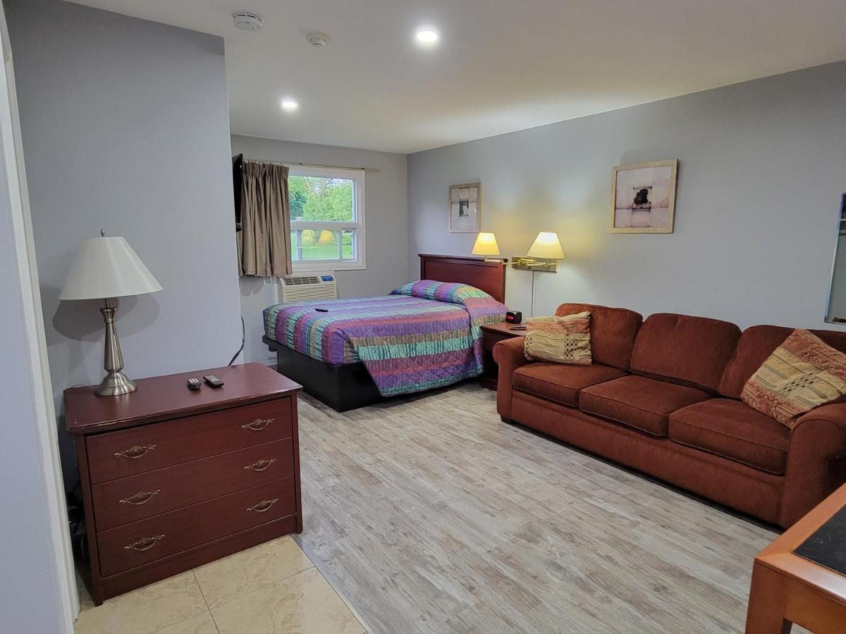 Knights Inn Кобург Екстериор снимка