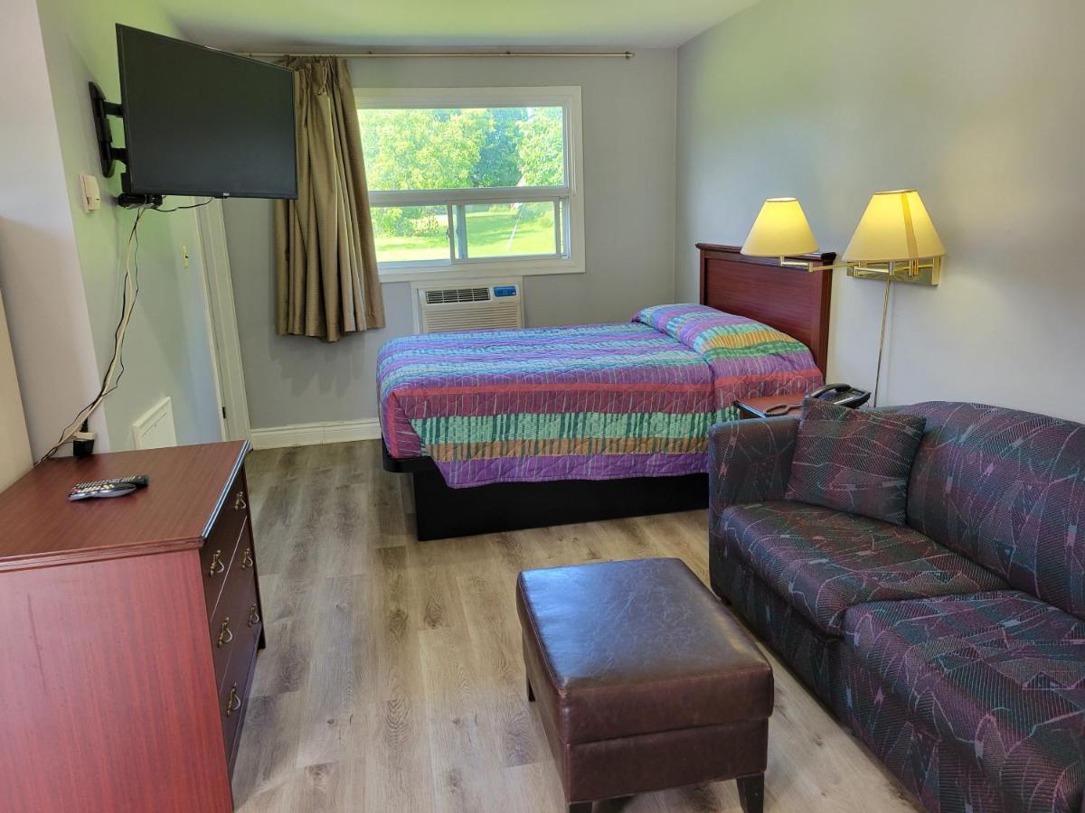 Knights Inn Кобург Екстериор снимка