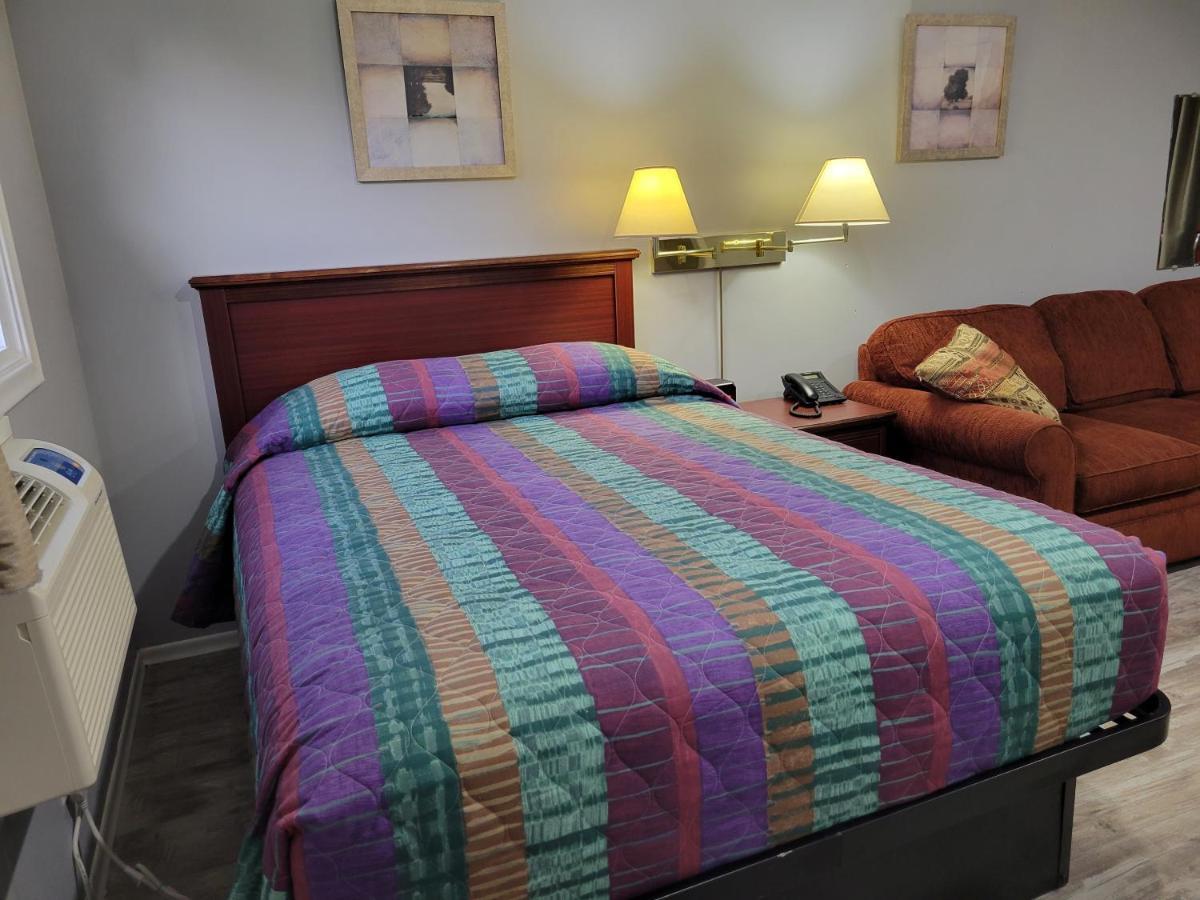 Knights Inn Кобург Екстериор снимка