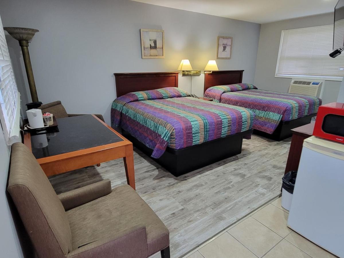 Knights Inn Кобург Екстериор снимка