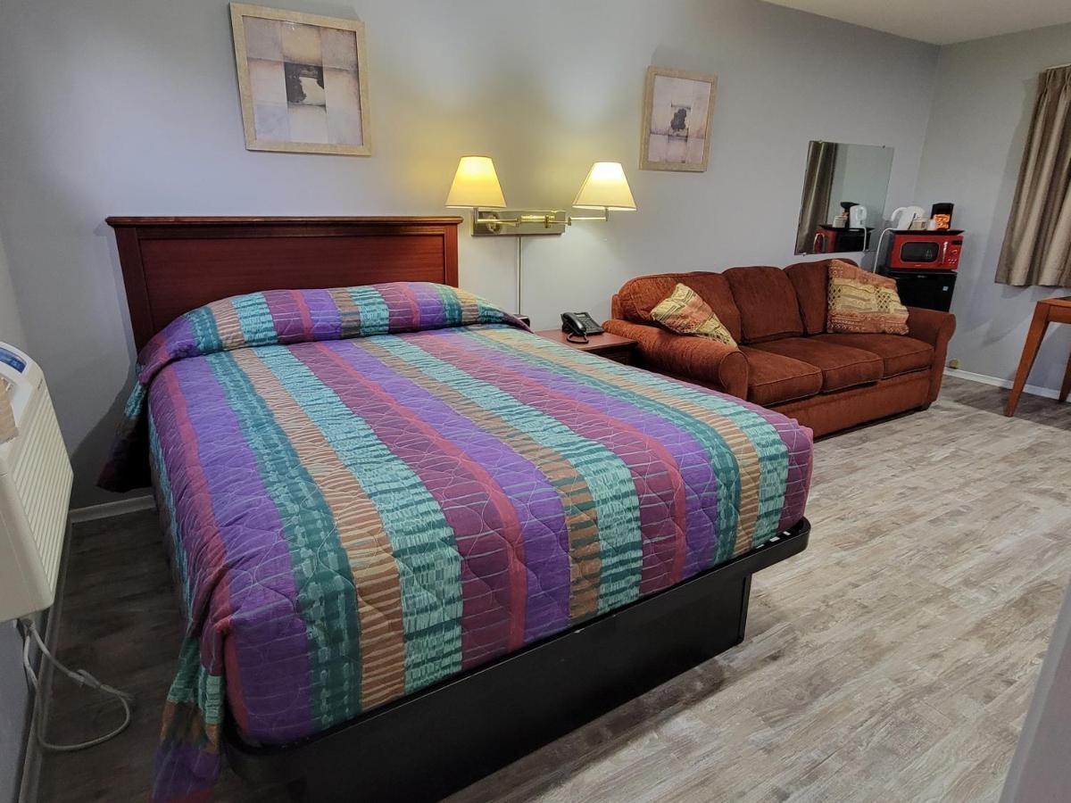 Knights Inn Кобург Екстериор снимка