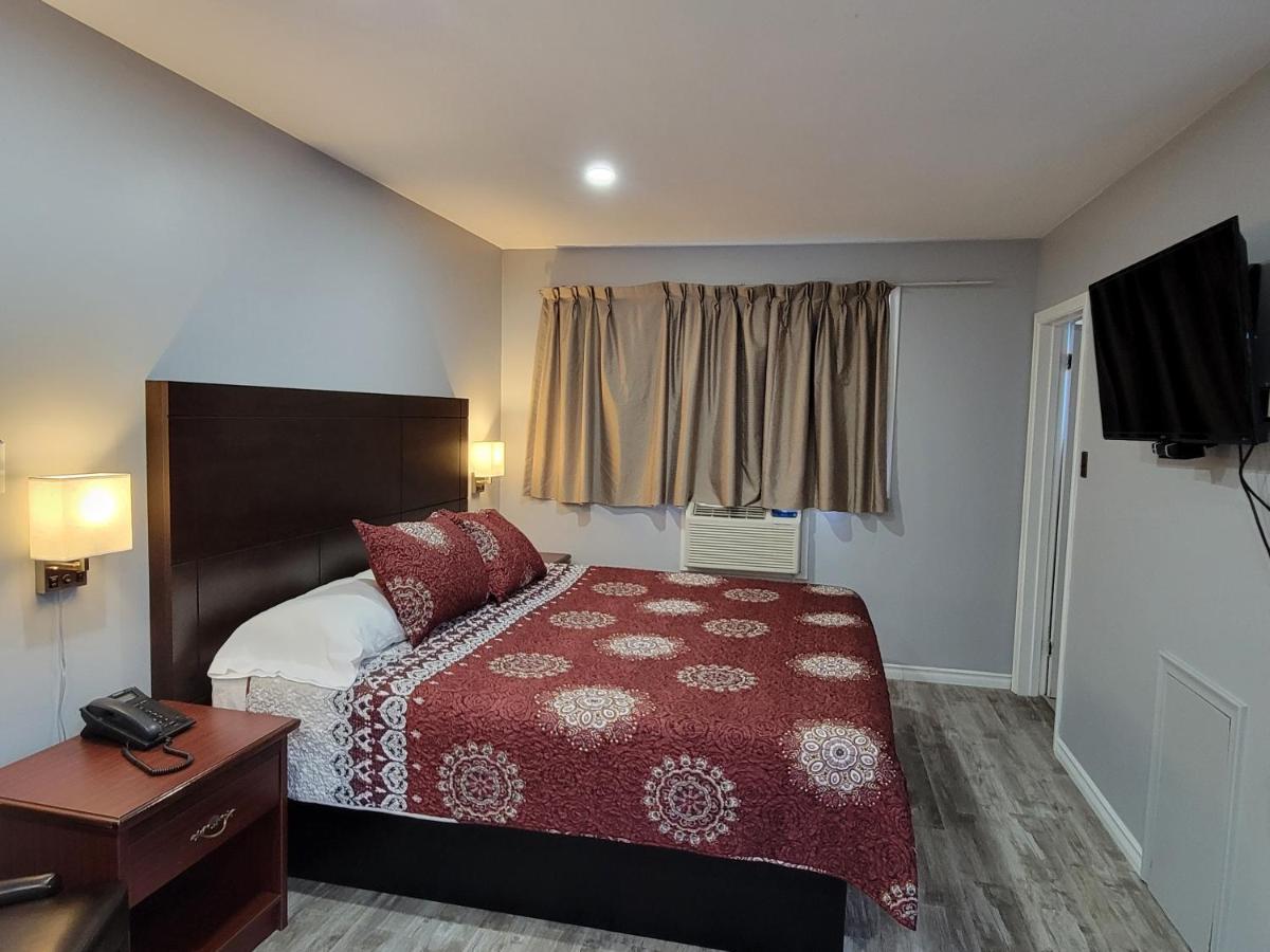 Knights Inn Кобург Екстериор снимка