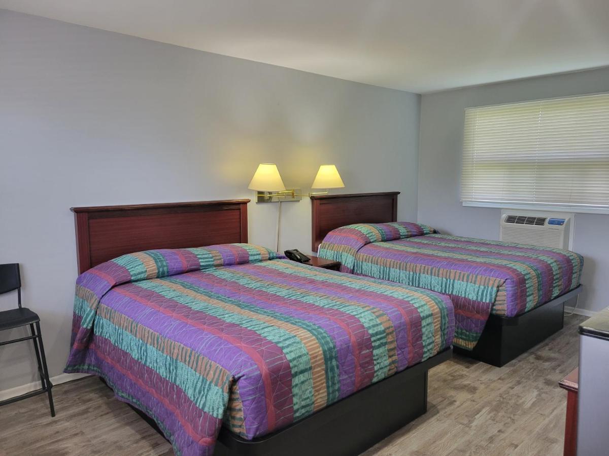 Knights Inn Кобург Екстериор снимка